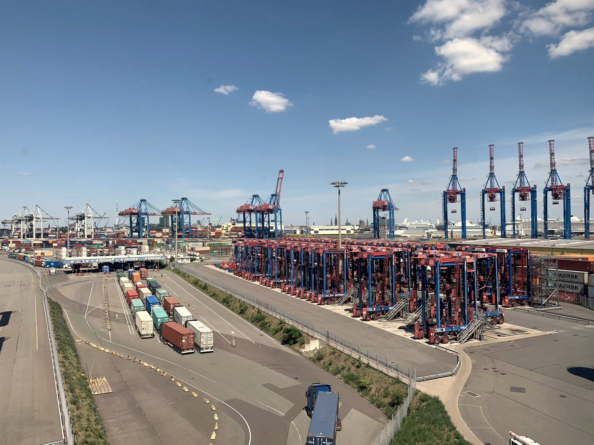 Blick über das Containerterminal