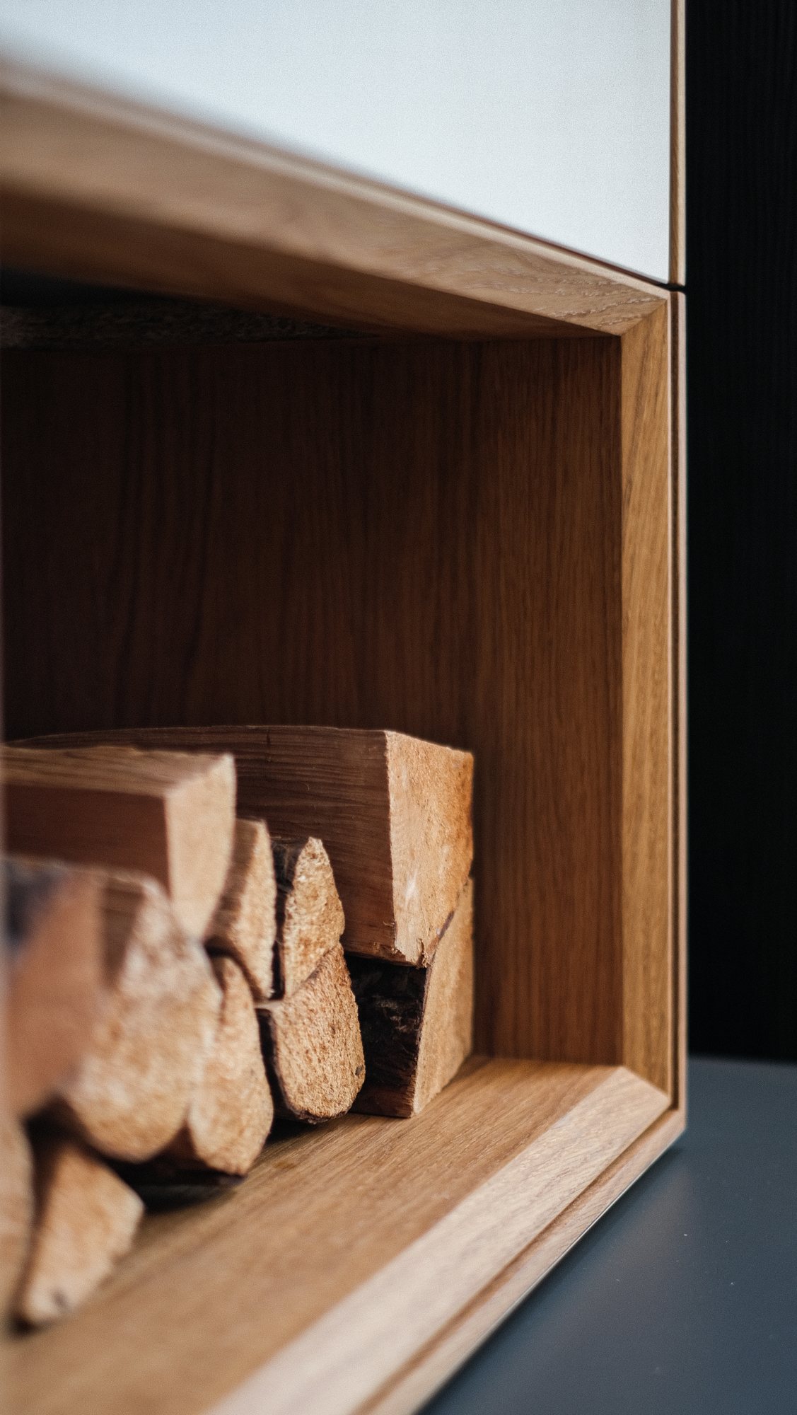 Holzfach aus geölter Eiche